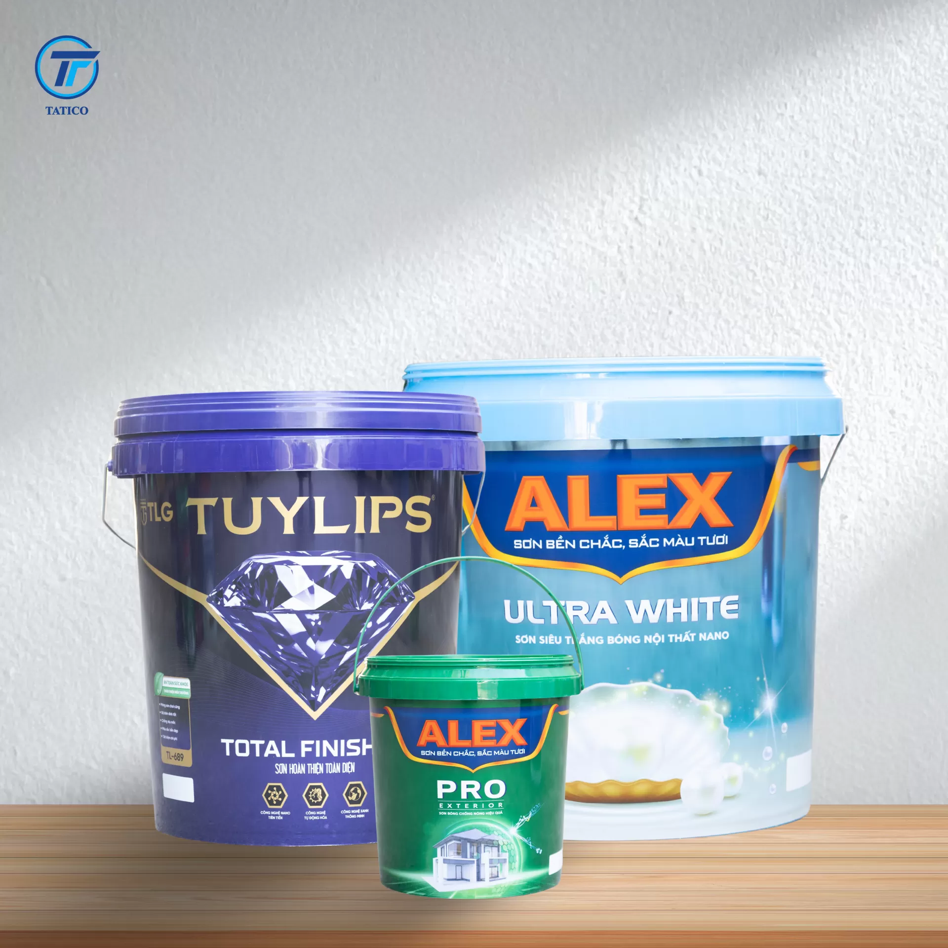 Vỏ thùng sơn nhựa Tatico in trong lòng khuôn